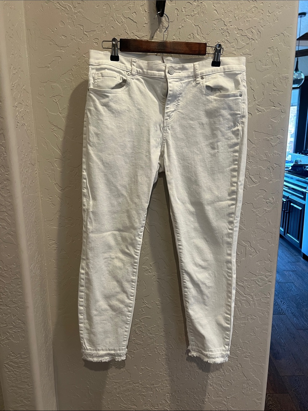 LOFT double fringe White Slim Ankle Jeans size 30/10